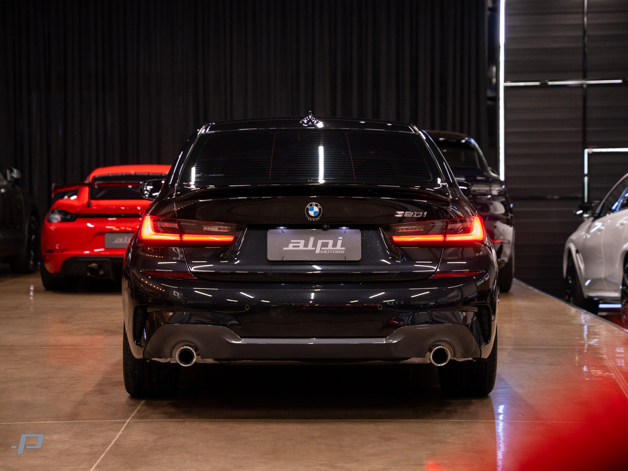 320i-08