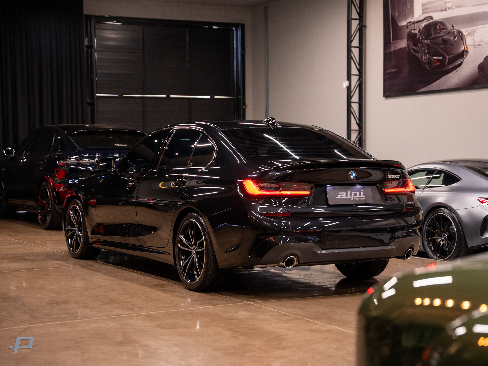320i-09