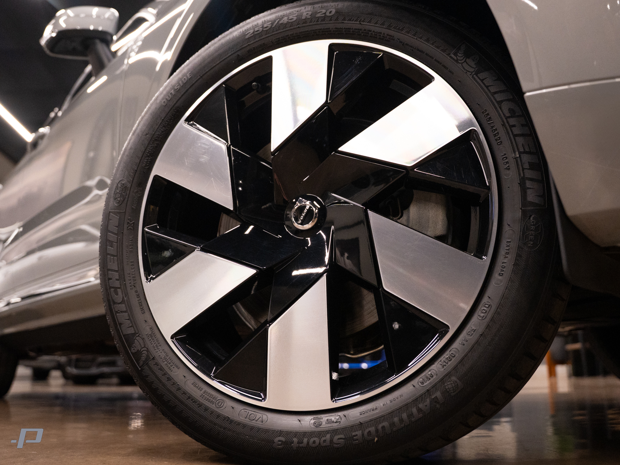 VOLVO XC60-02