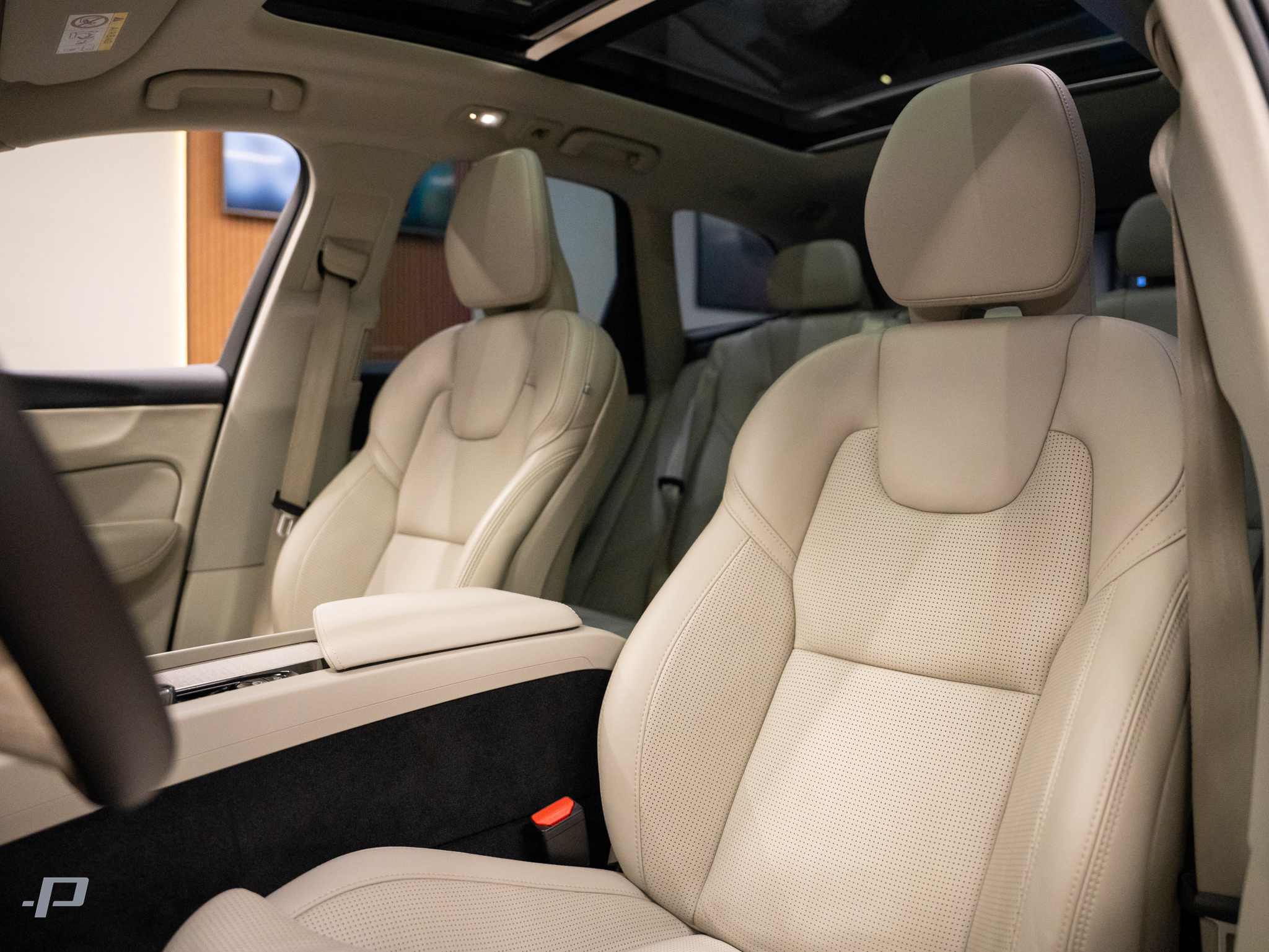 VOLVO XC60-30