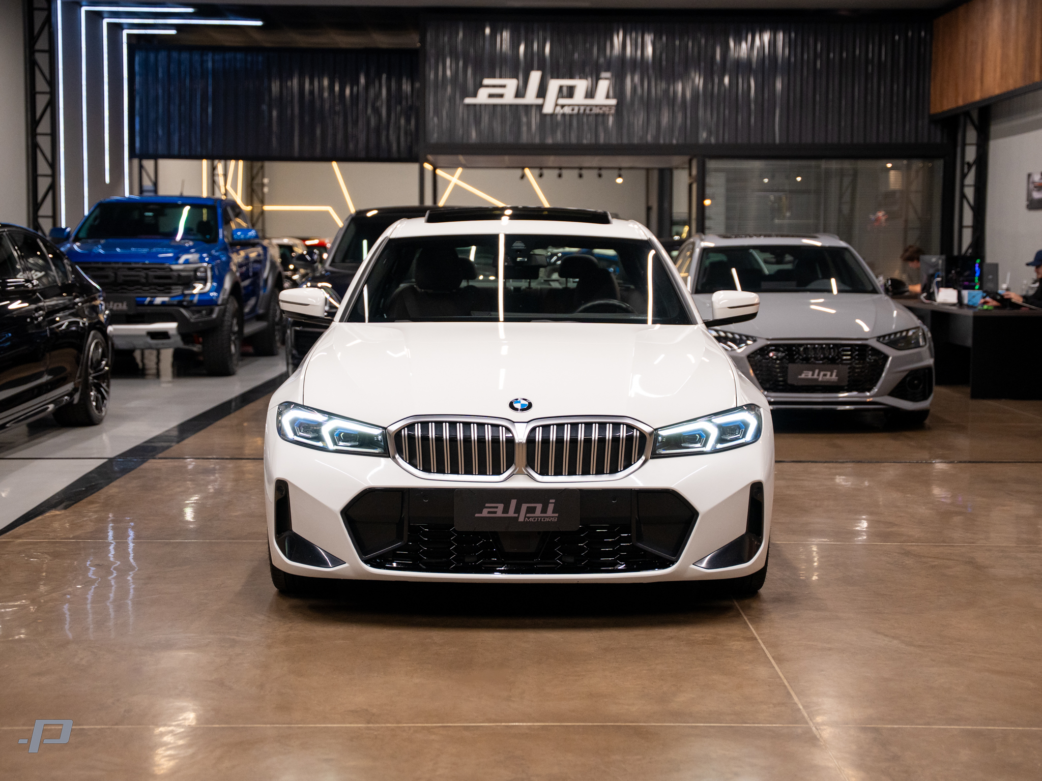 320I-02