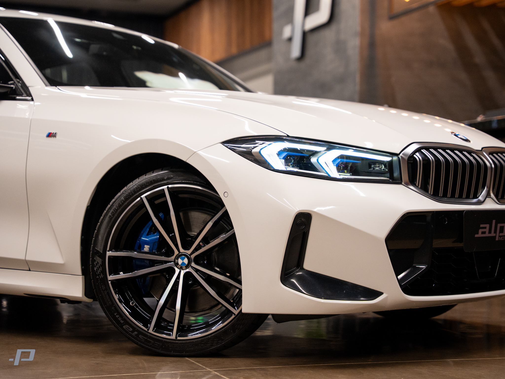 320I-24