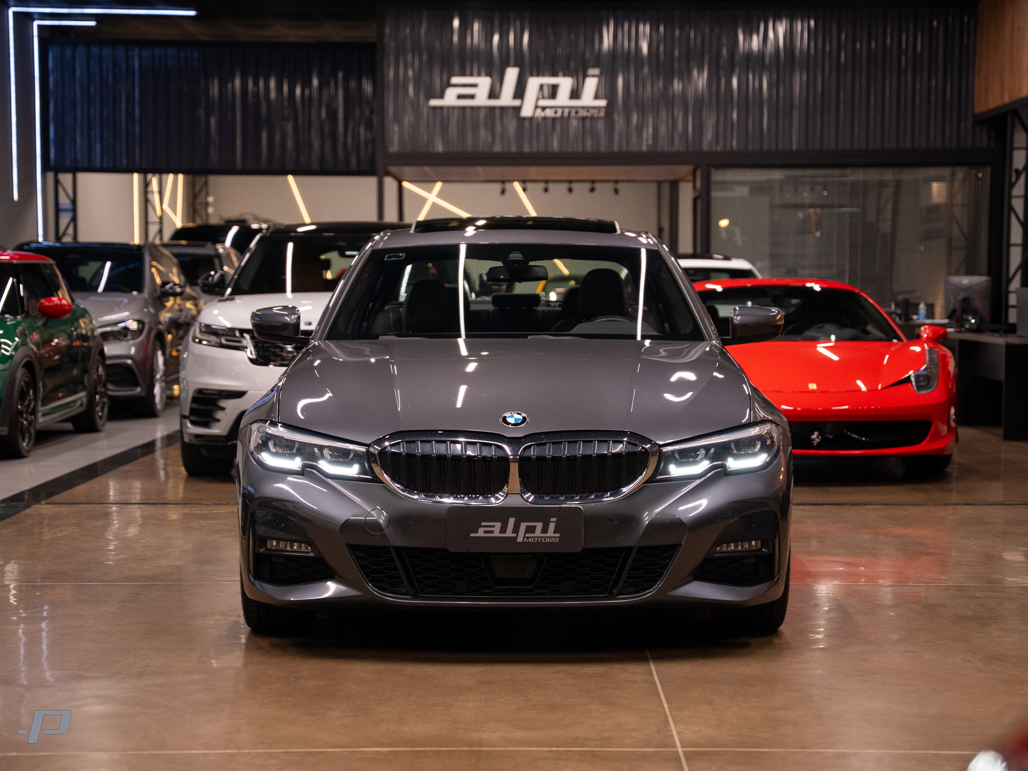 320i-02