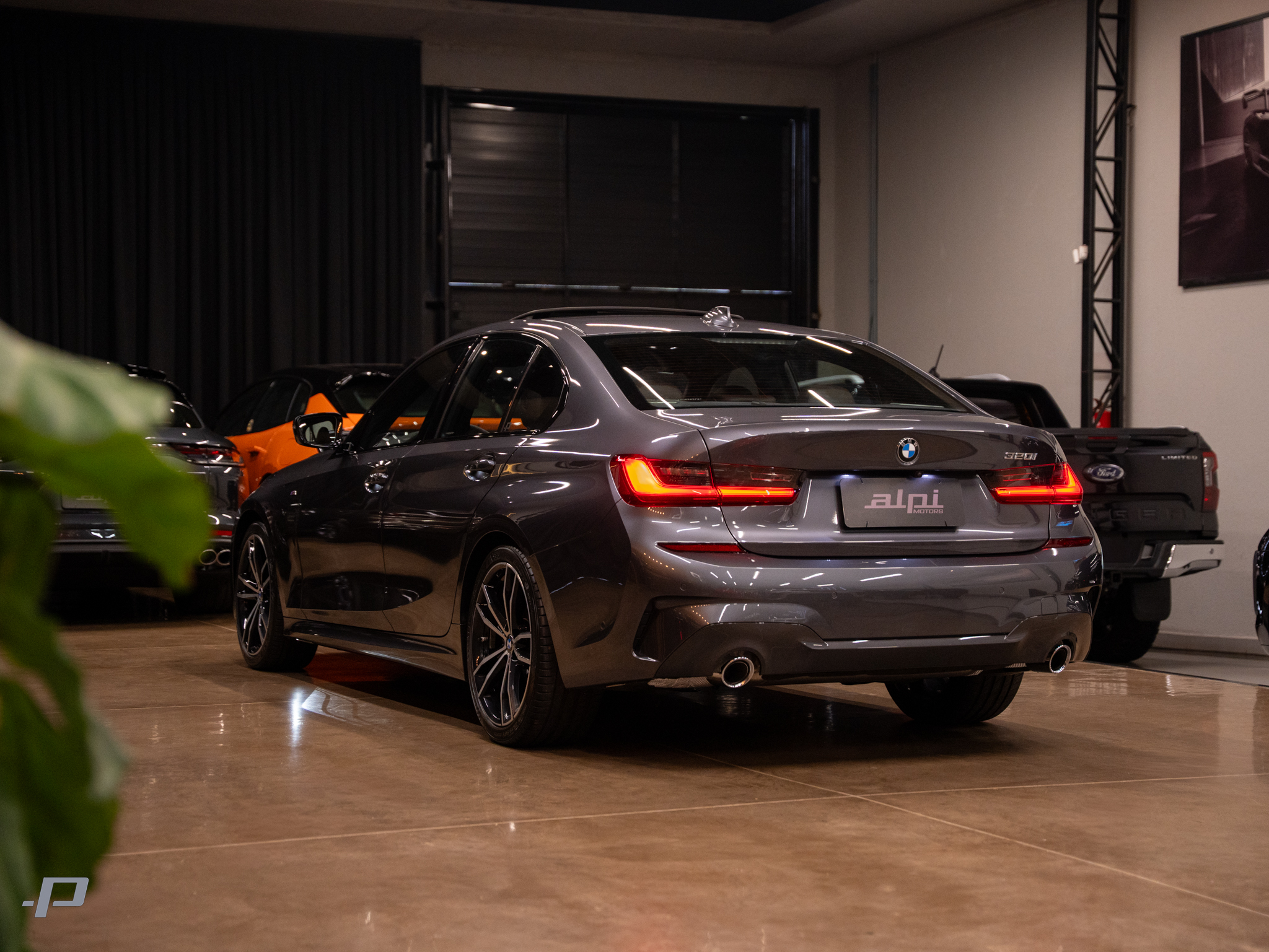 320i-07