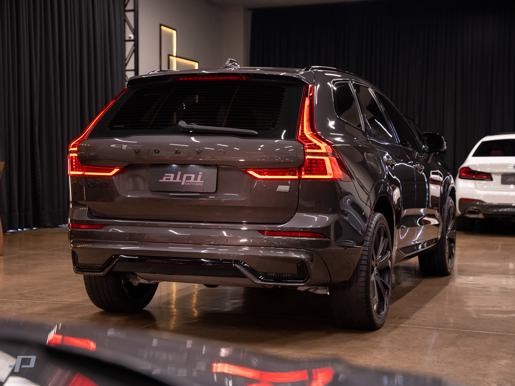 VOLVO XC60 T8 R DESIGN 2022 - ALPI MOTORS_Página_05