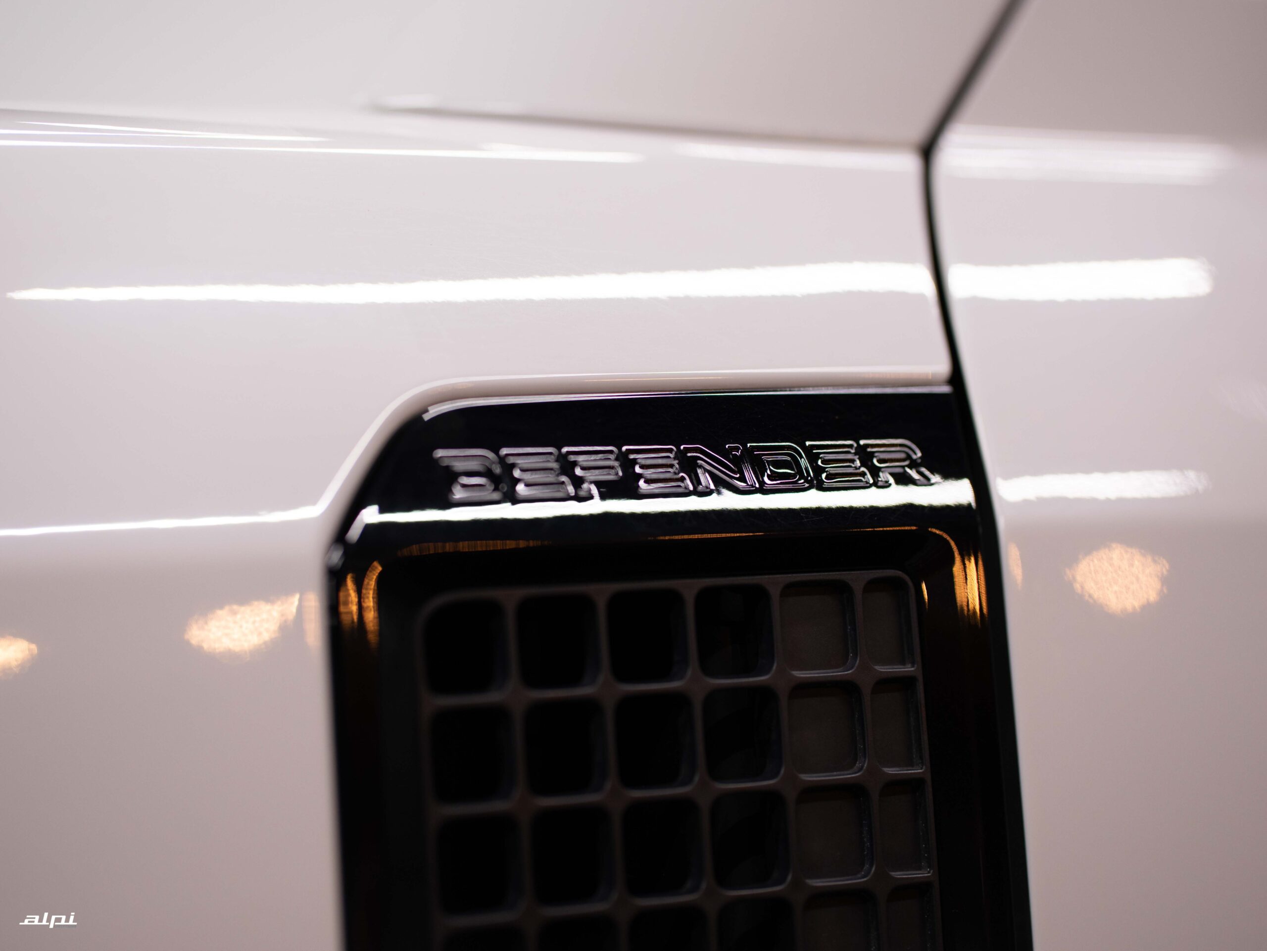 DEFENDER (10)