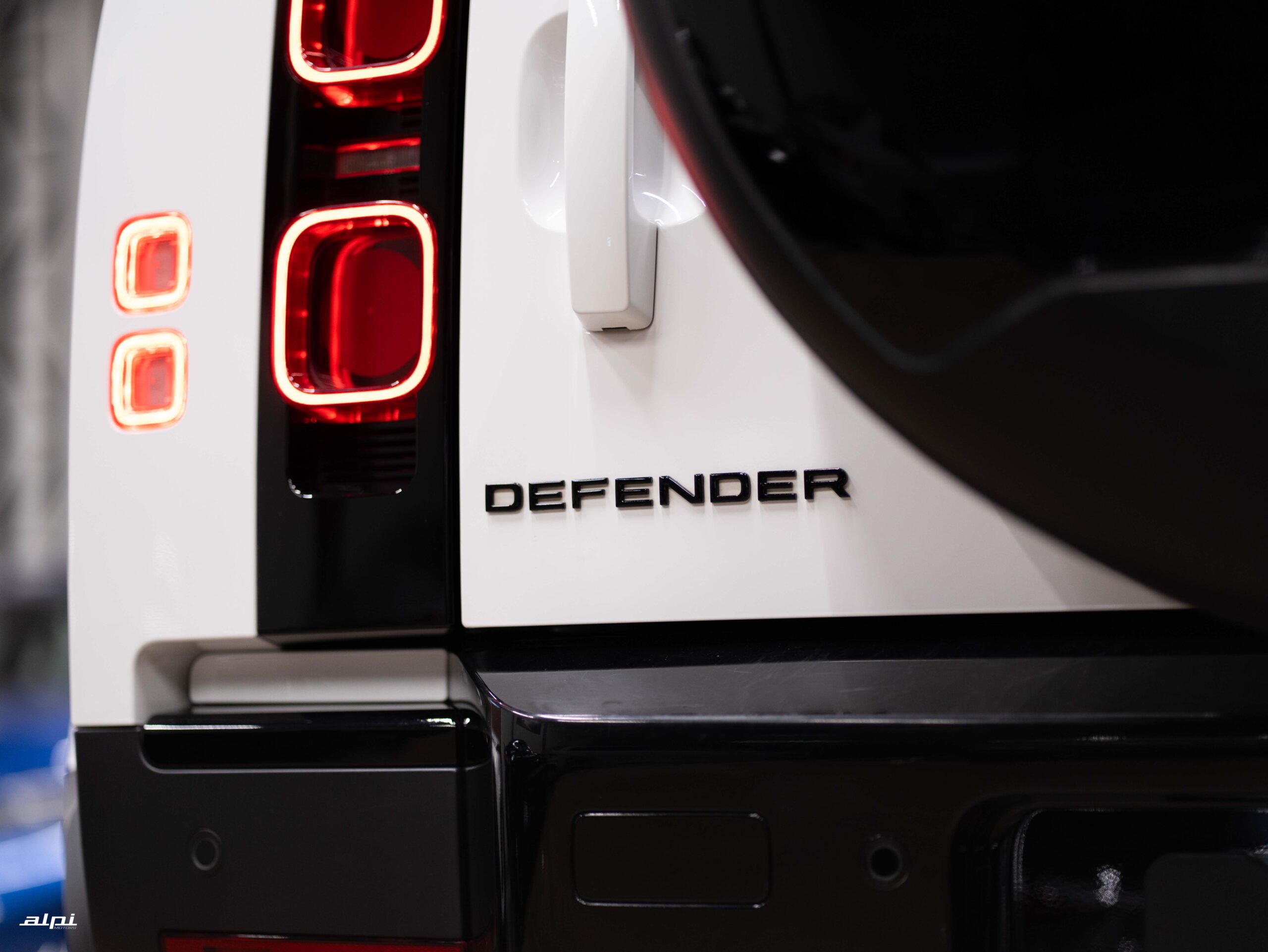 DEFENDER (8)