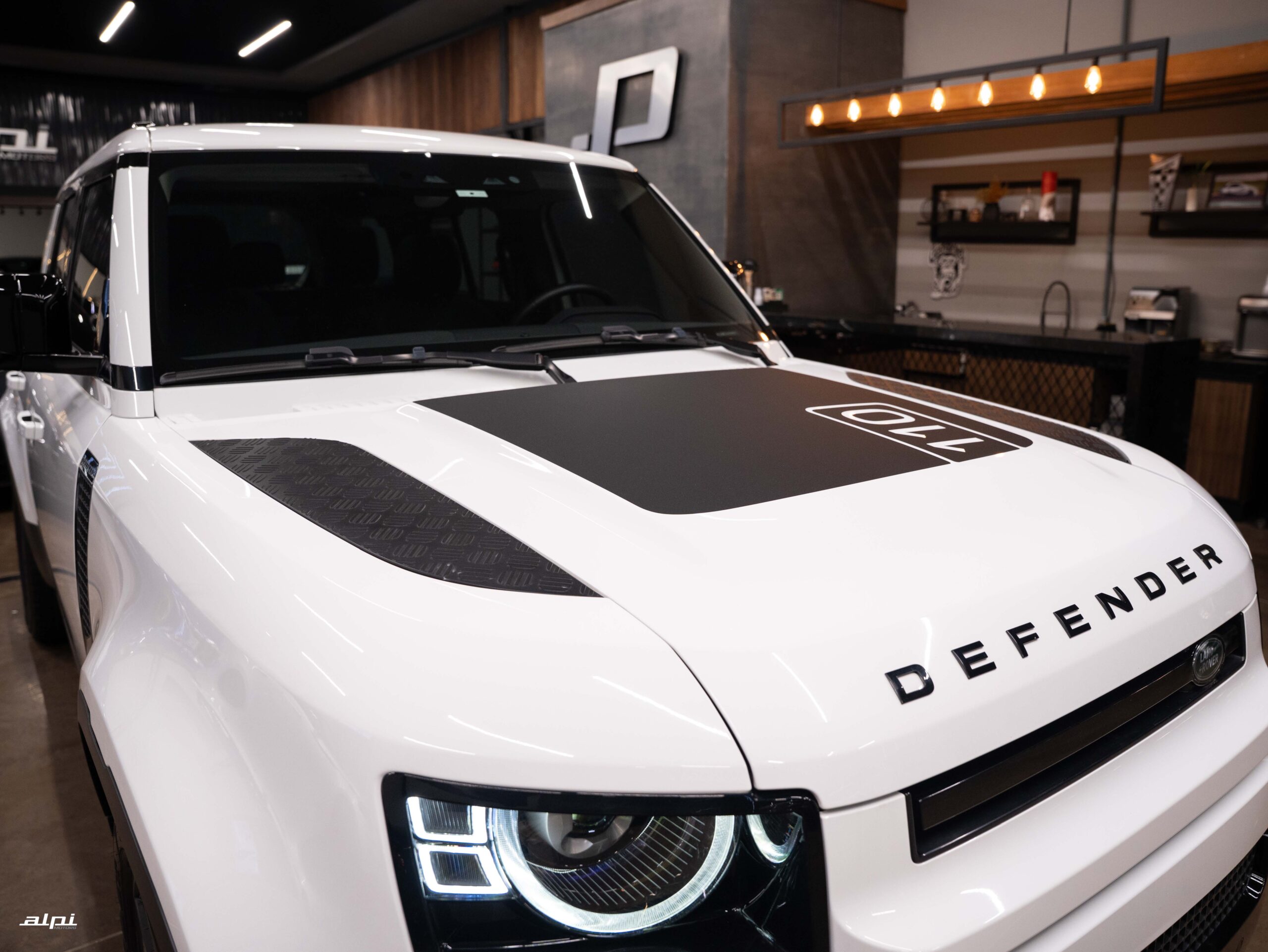 DEFENDER (9)